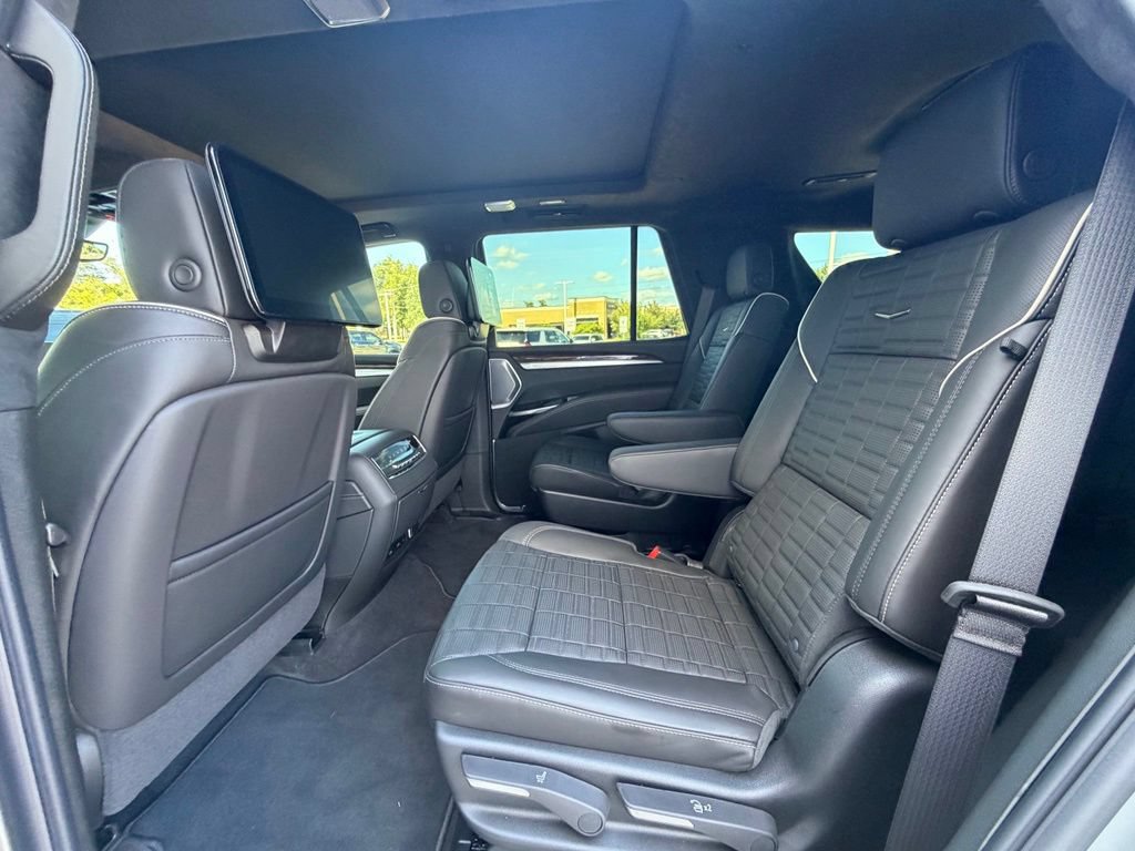 New 2026 Cadillac Escalade Platinum Sport w/ LPO, ONYX Package AWD/4WD image 21