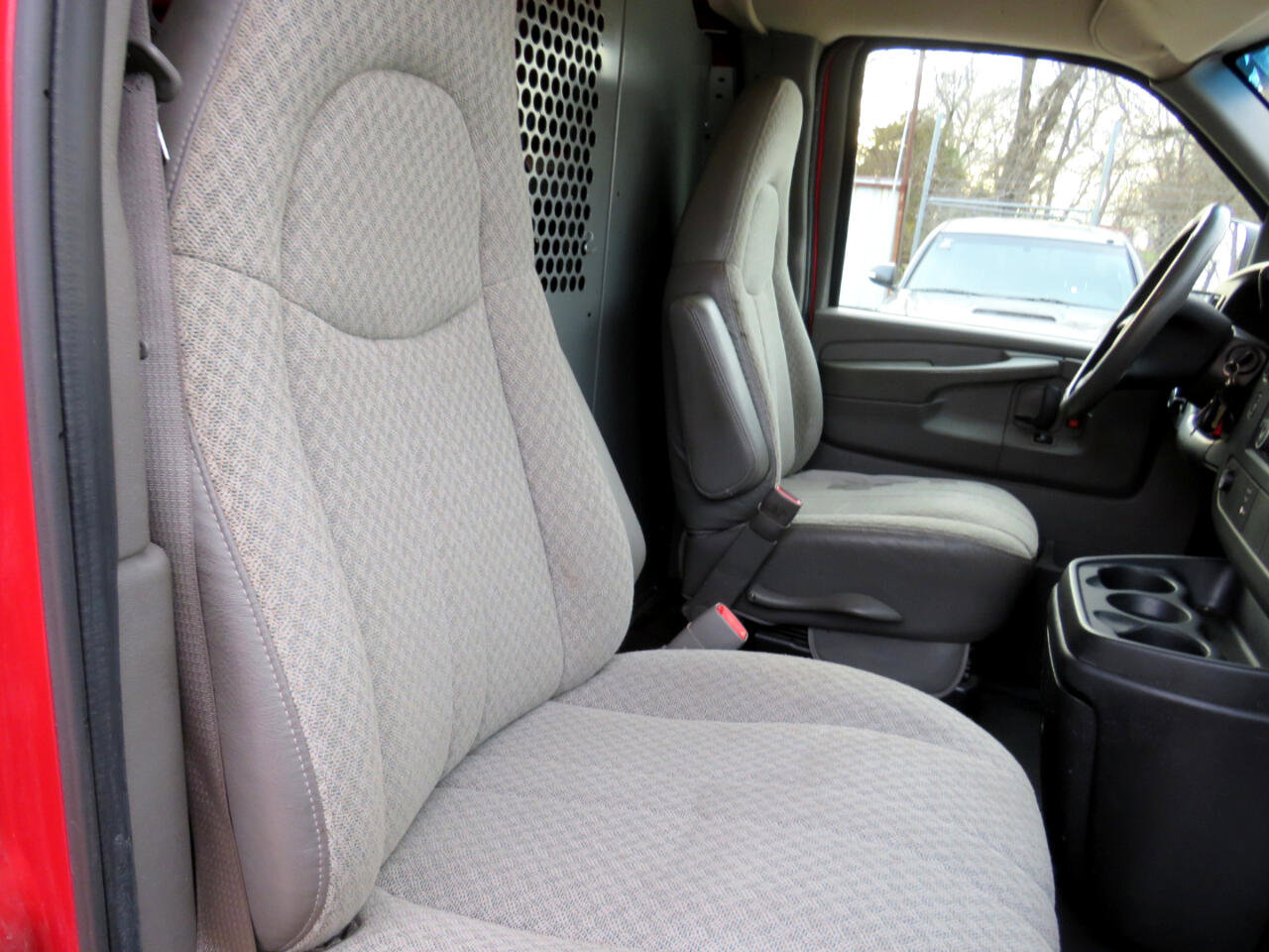 Used 2009 Chevrolet Express 2500 image 22