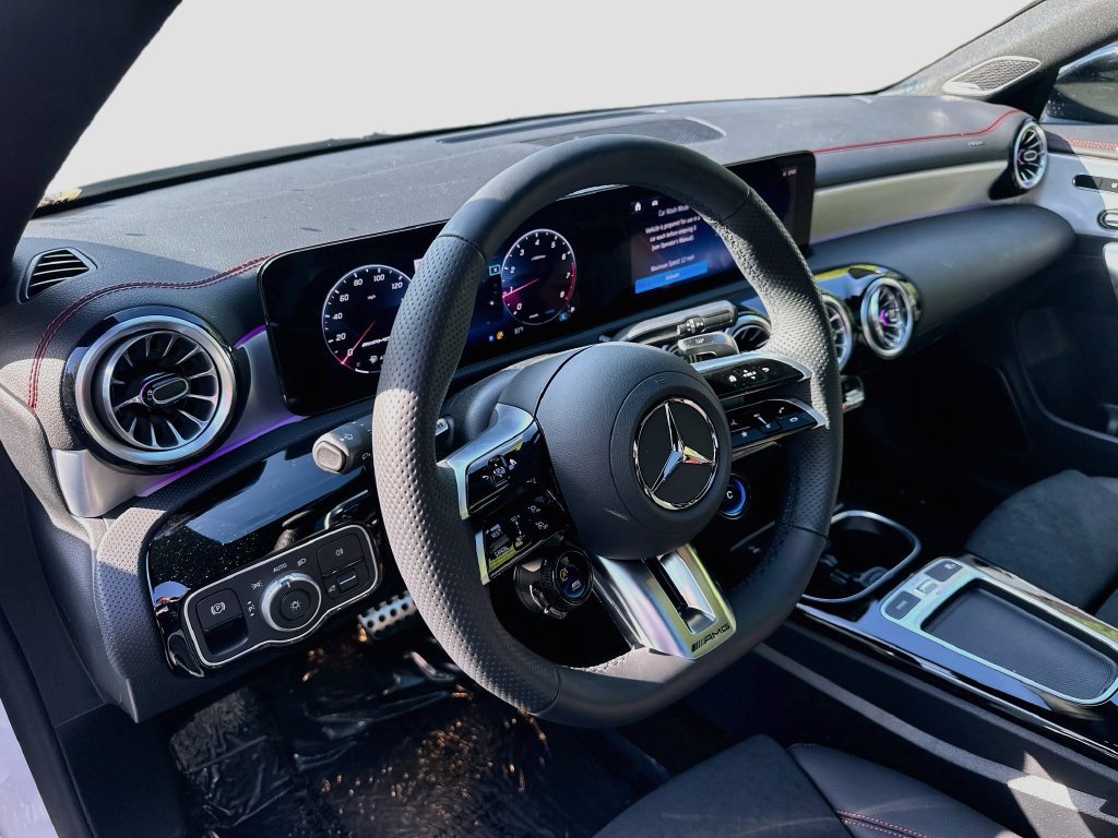 Used 2025 Mercedes-Benz CLA 35 AMG 4MATIC image 9