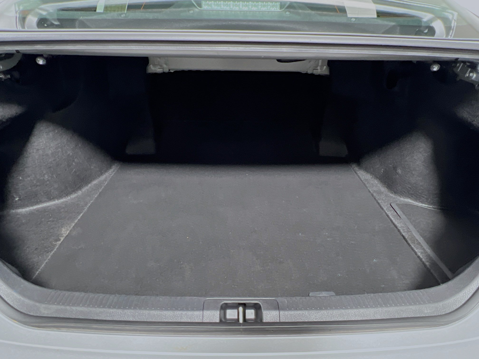 Used 2025 Toyota Camry LE FWD image 34