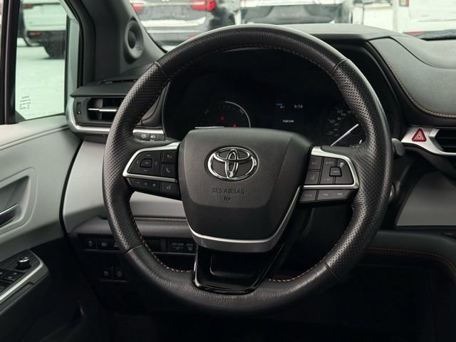 Used 2021 Toyota Sienna XSE image 8