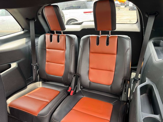 Used 2019 Ford Explorer XLT w/ Equipment Group 202A AWD/4WD image 13