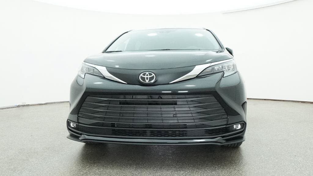 New 2026 Toyota Sienna XLE FWD image 31