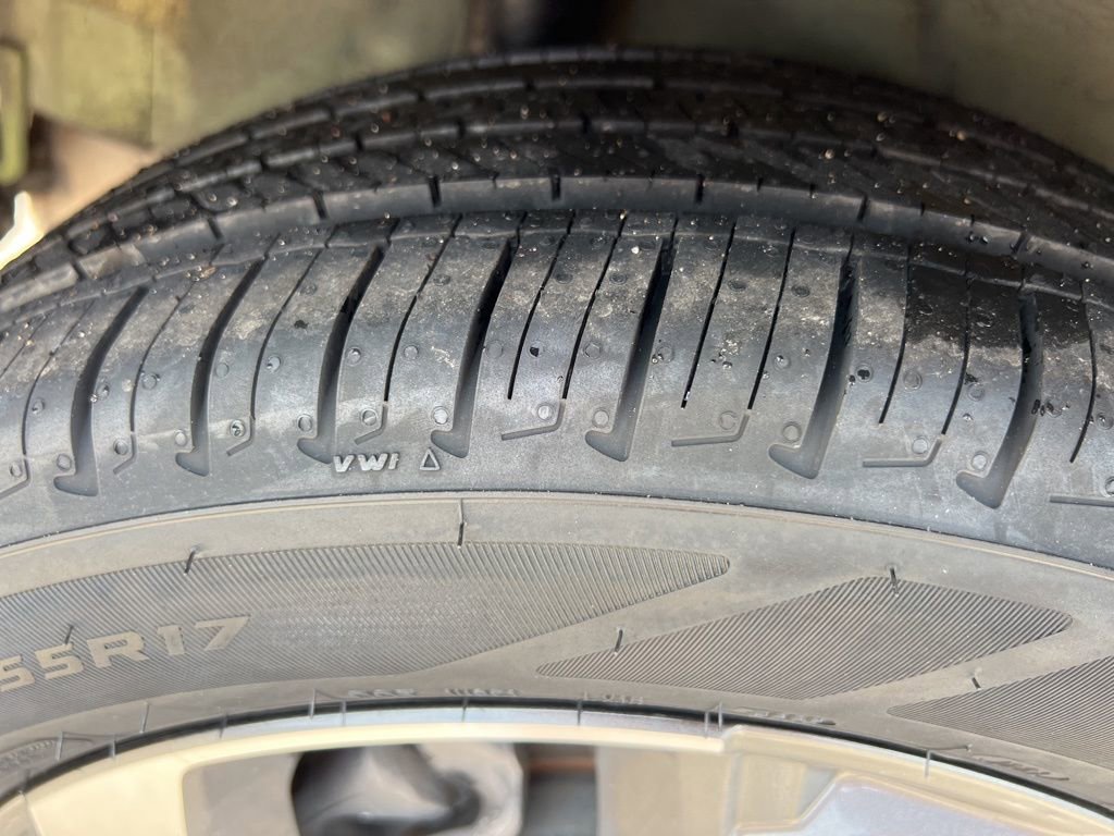 Used 2024 Hyundai Venue SEL image 11