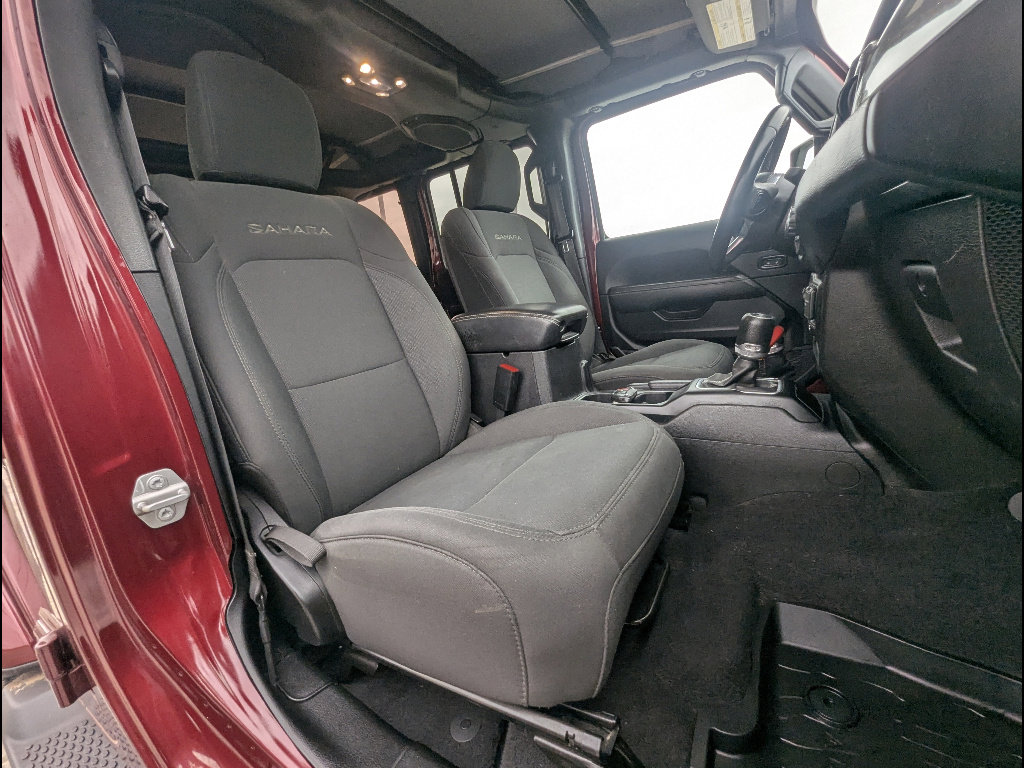 Used 2021 Jeep Wrangler Unlimited Sahara AWD/4WD image 18