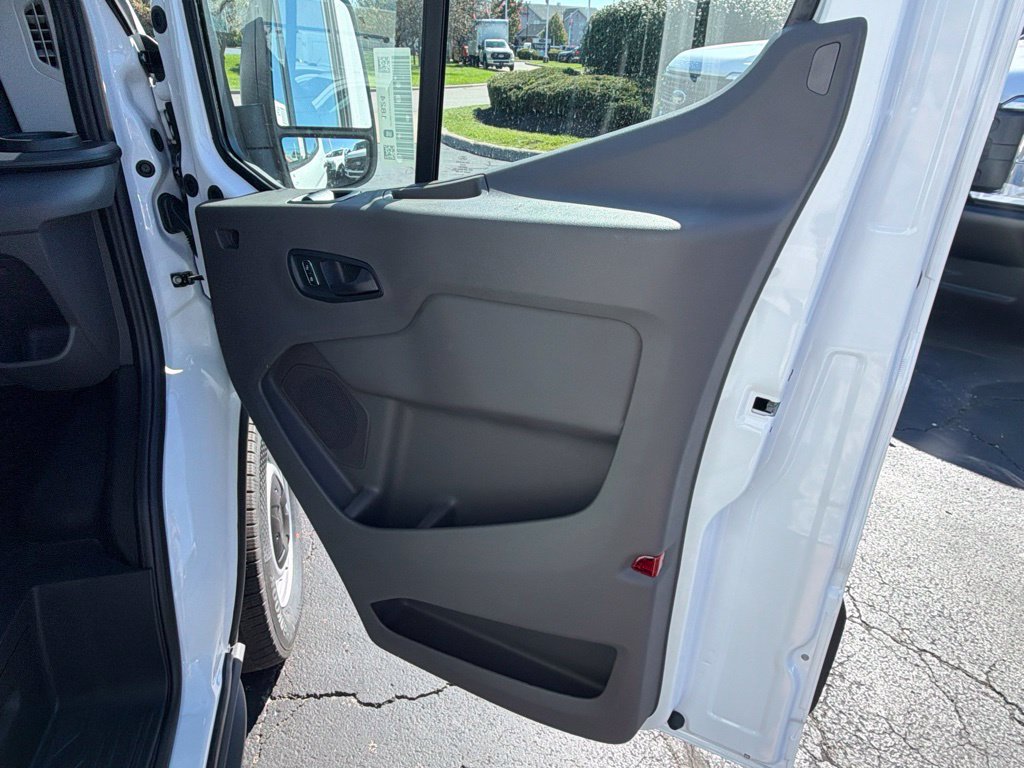 New 2027 Ford Transit 250 148 Medium Roof w/ Load Area Protection Package RWD image 24