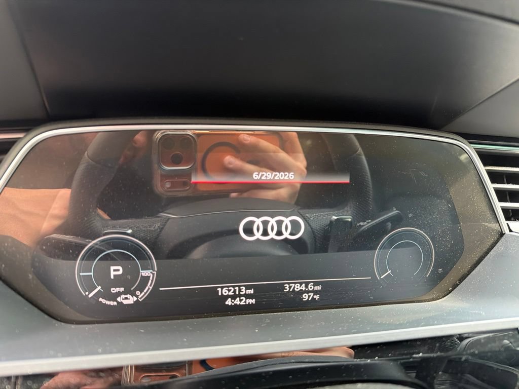Used 2024 Audi SQ8 e-tron Premium Plus w/ Black Optic Package AWD/4WD image 2