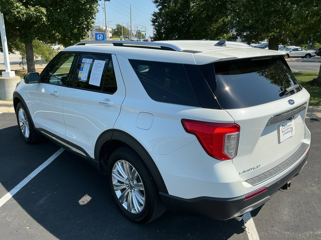 Used 2021 Ford Explorer Limited w/ Equipment Group 301A AWD/4WD image 8