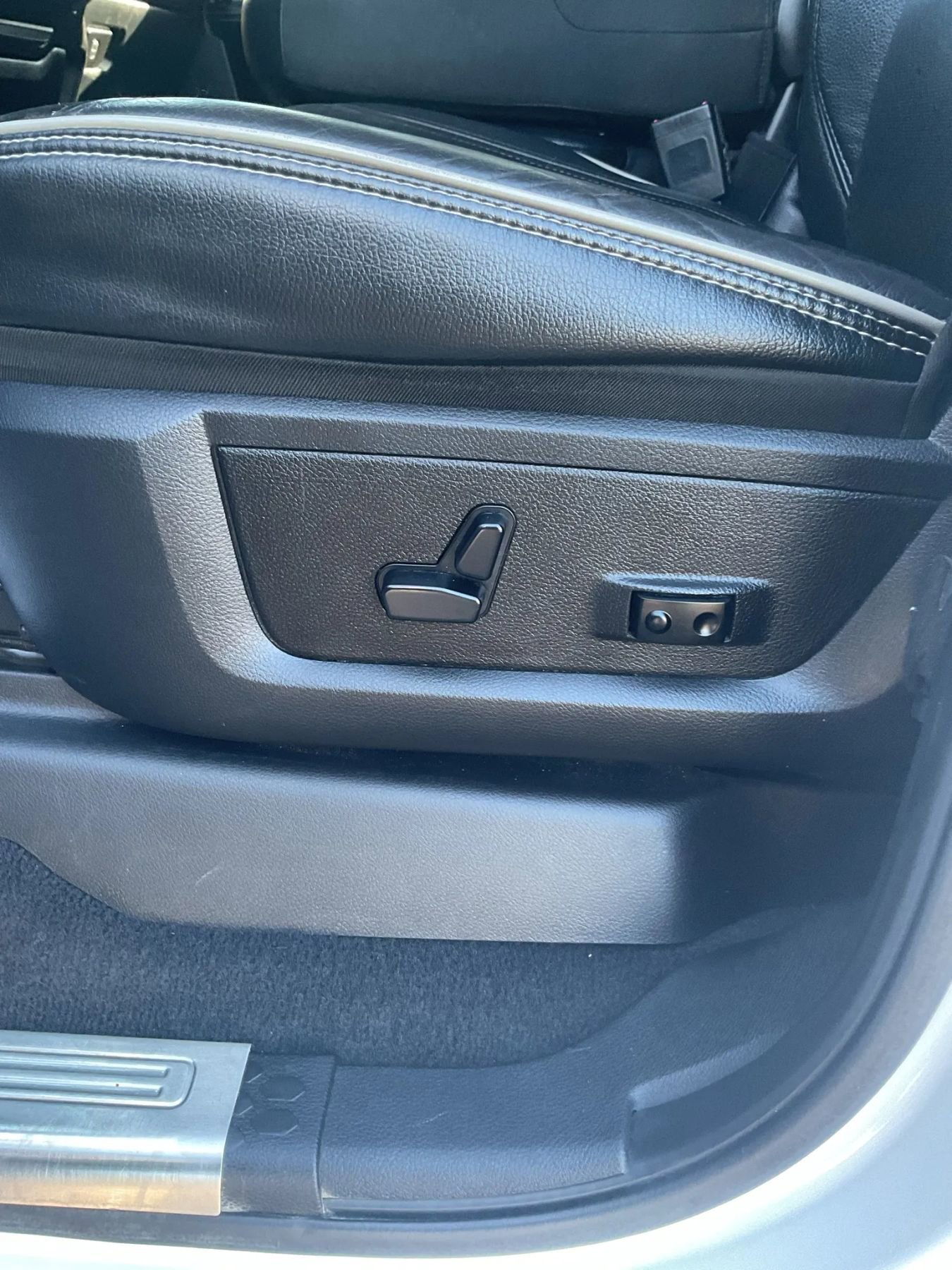 Used 2020 RAM 2500 Laramie image 33