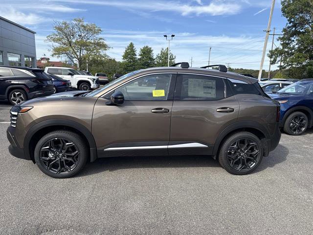 New 2026 Nissan Kicks SR image 2