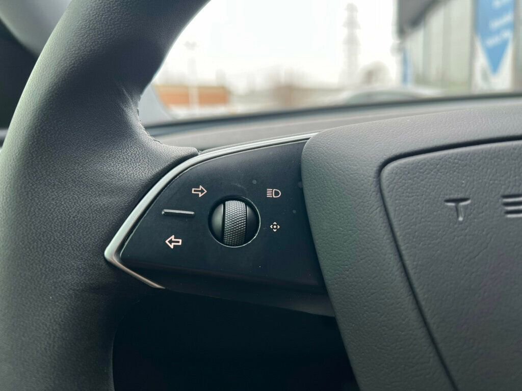 Used 2025 Tesla Model 3 Long Range image 18