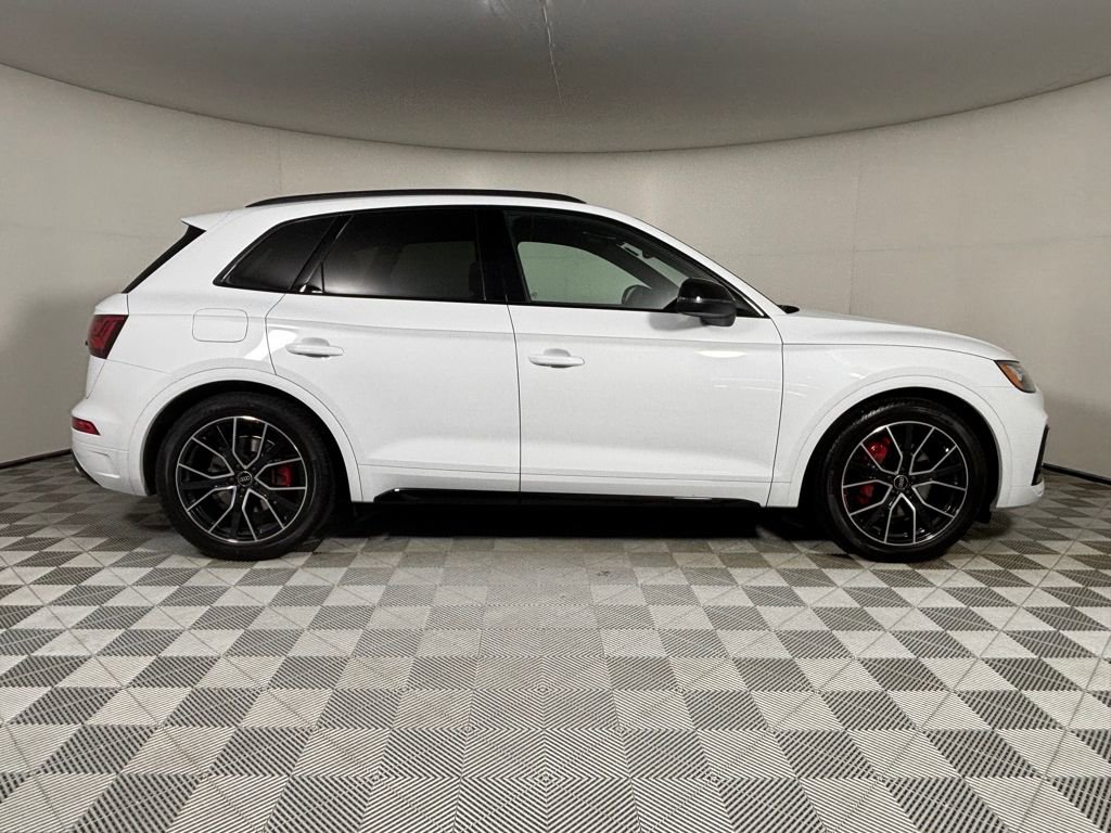 Used 2025 Audi SQ5 Premium Plus w/ Premium Plus Package image 8