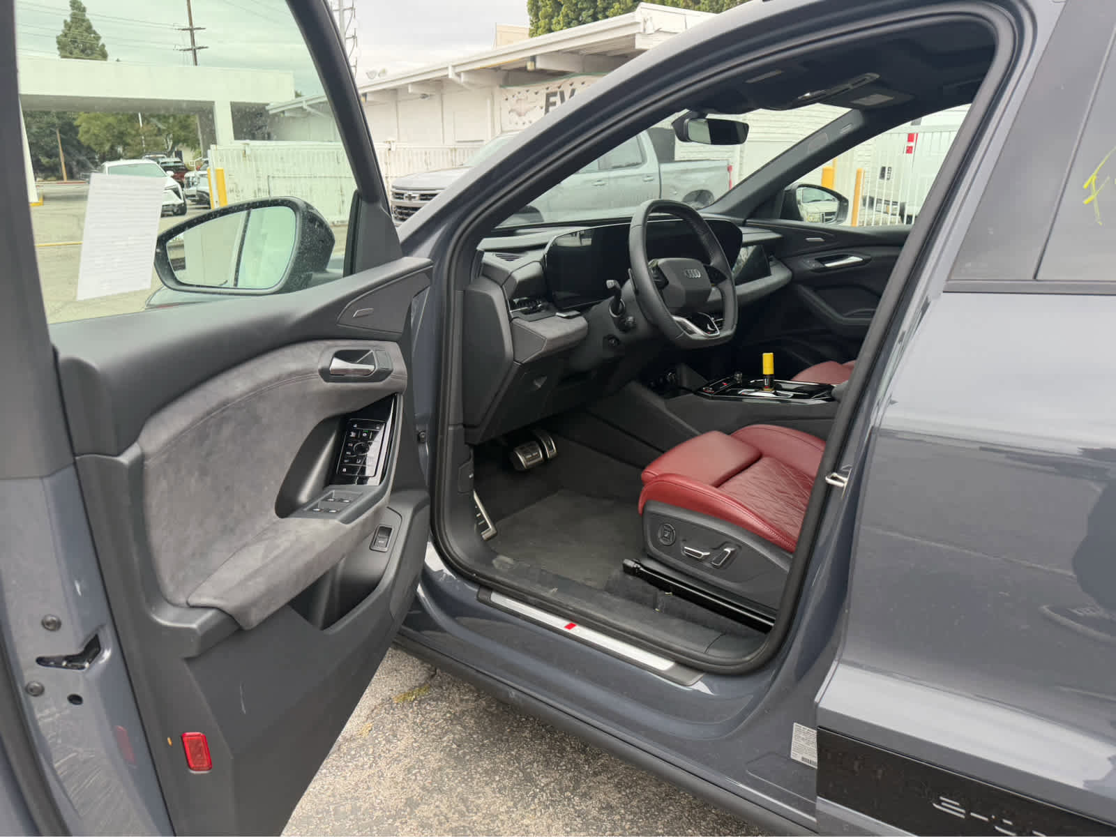 Used 2025 Audi SQ6 e-tron Prestige w/ Red Edition One AWD/4WD image 5