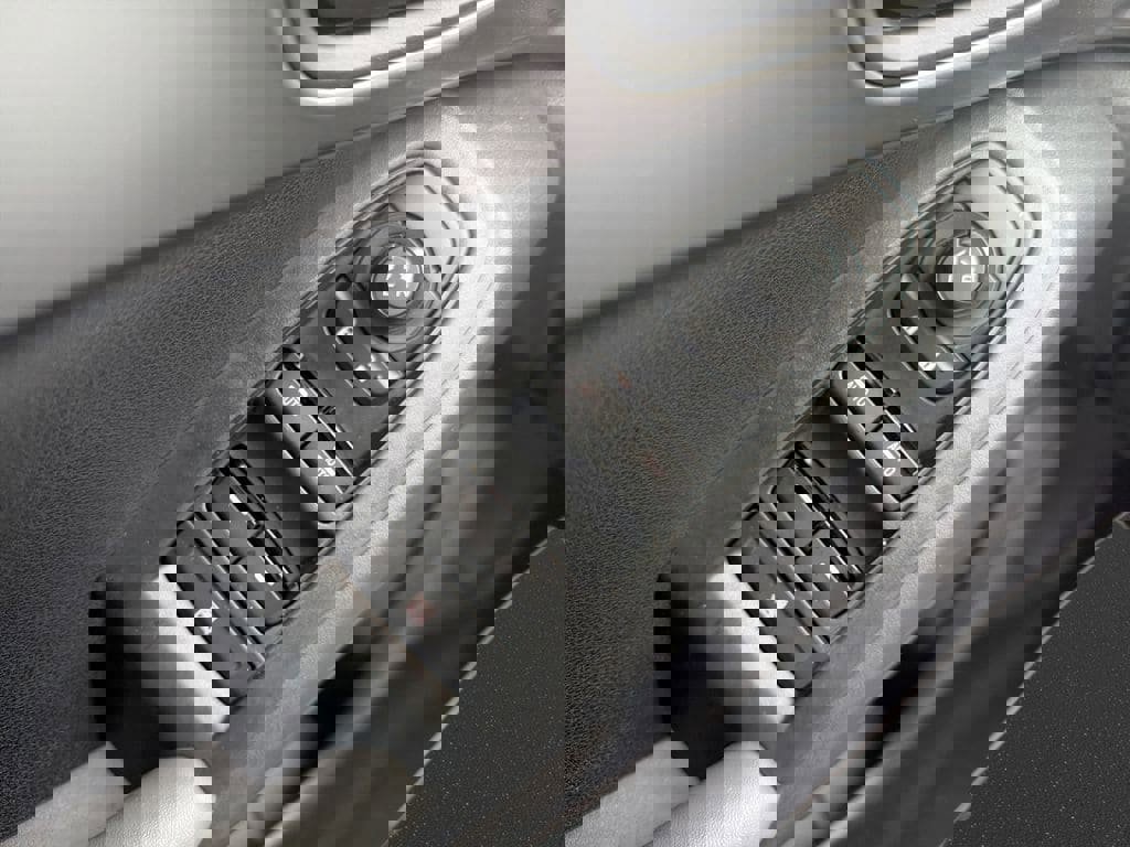 Certified 2024 Subaru Impreza 2.0i image 17