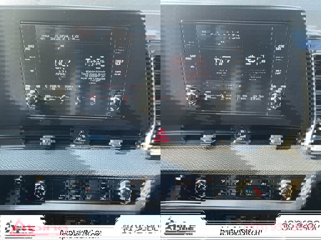 Used 2024 Kia Sportage LX image 11