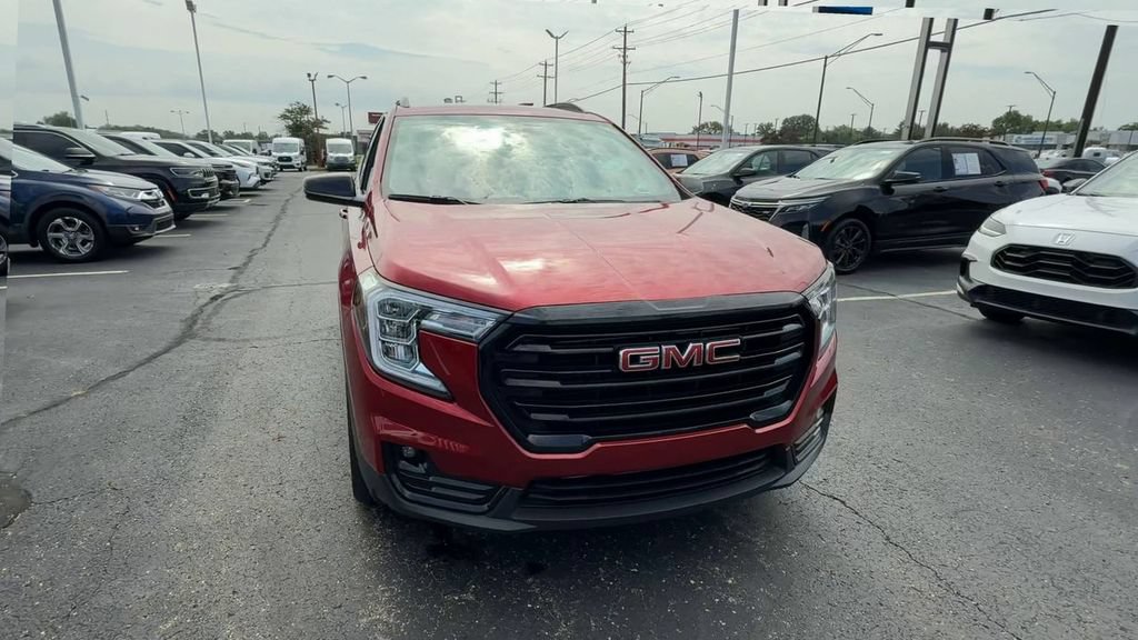 Used 2023 GMC Terrain SLT w/ Elevation Edition FWD image 3