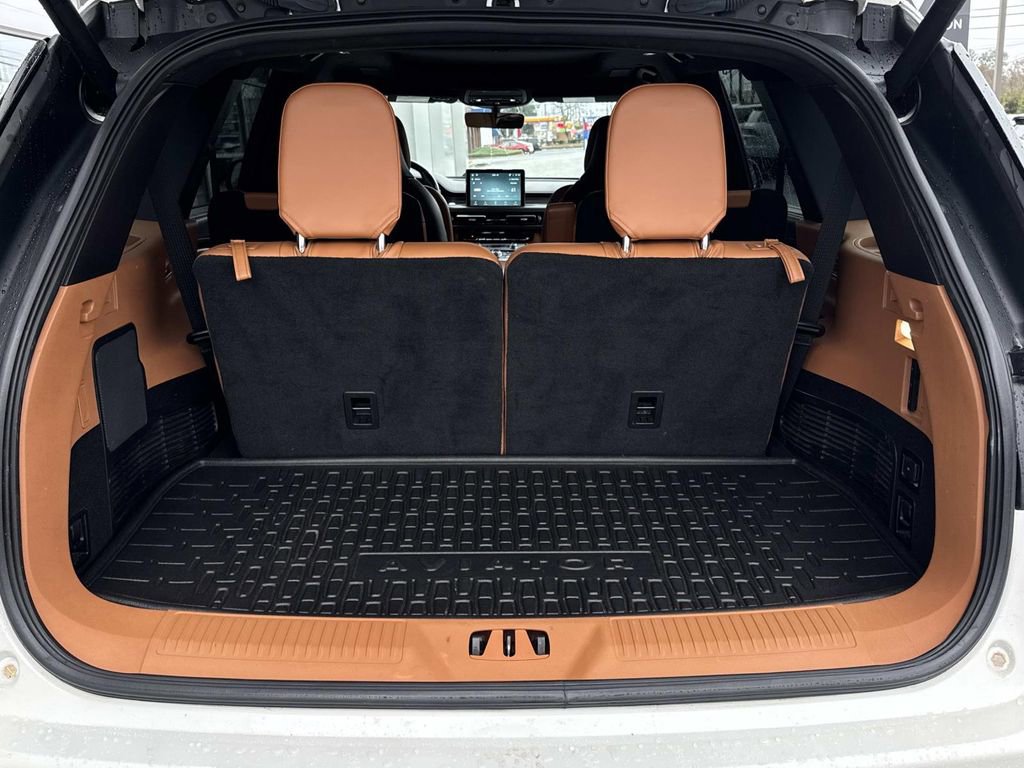 Used 2022 Lincoln Aviator Black Label w/ Dynamic Handling Package image 18