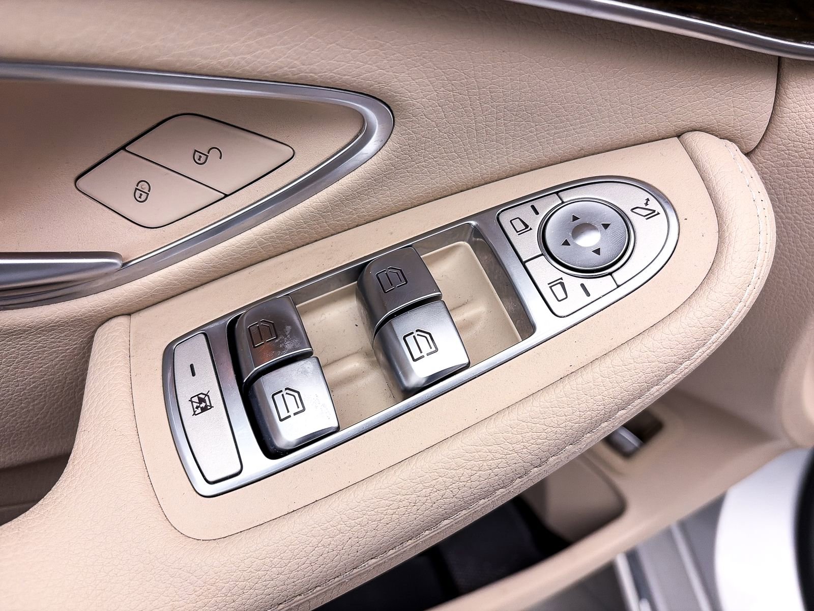 Used 2020 Mercedes-Benz C 300 Sedan image 17