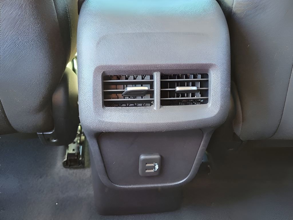 Used 2024 Chevrolet Equinox LT image 16