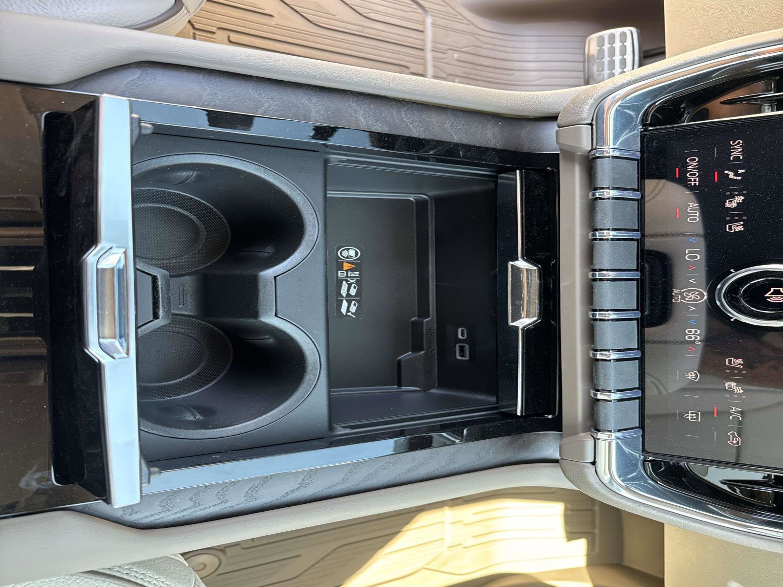 New 2026 GMC Yukon XL Denali w/ Sun & Power Step Package image 32