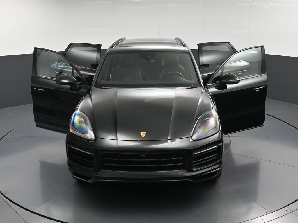 Certified 2023 Porsche Cayenne Platinum Edition AWD/4WD image 33