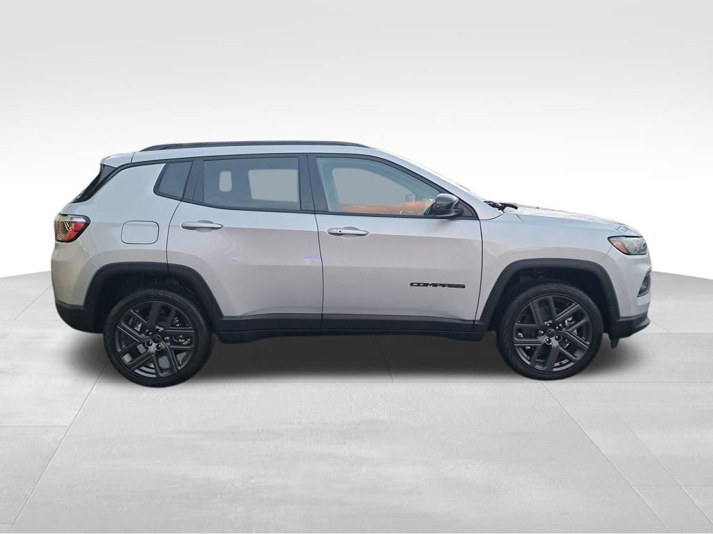 New 2026 Jeep Compass Latitude image 7