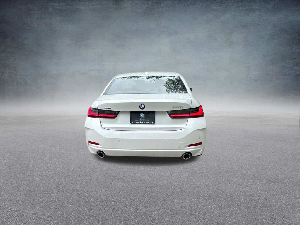 Used 2025 BMW 330i xDrive Sedan w/ Convenience Package image 8