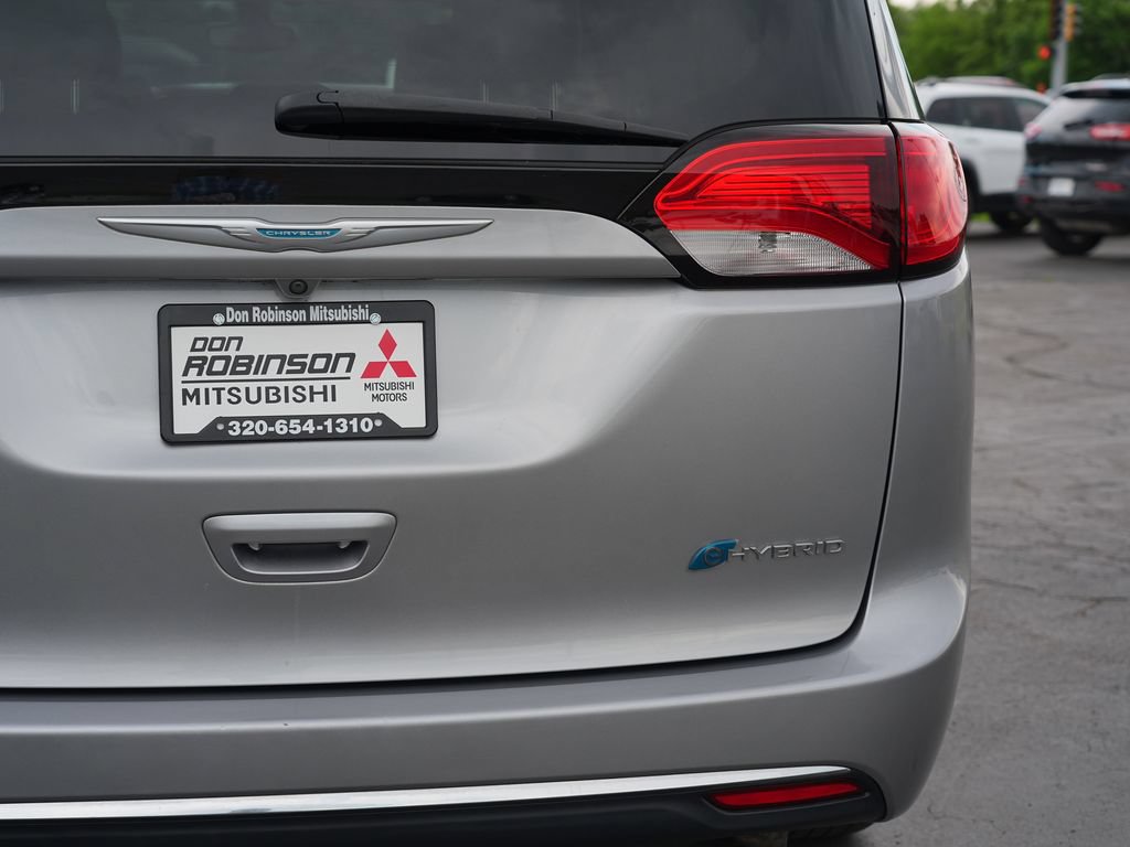 Used 2017 Chrysler Pacifica Touring Plus FWD image 10