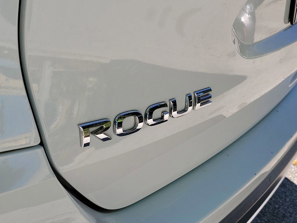 Used 2017 Nissan Rogue S image 12