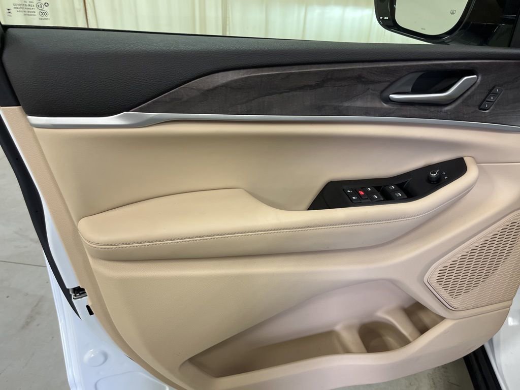 Used 2024 Jeep Grand Cherokee Limited image 11