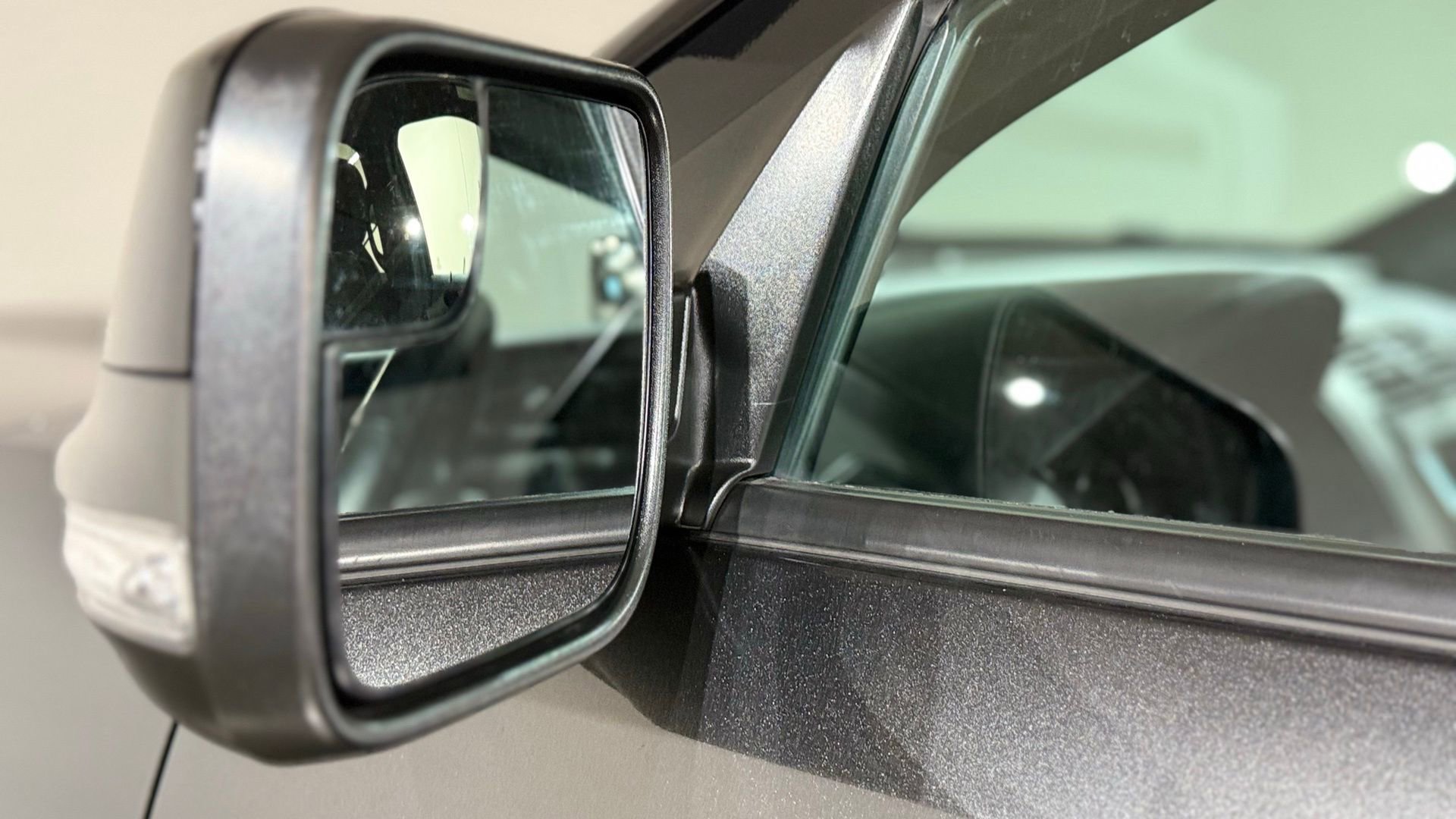 Used 2018 Ford Explorer XLT w/ Equipment Group 201A image 19