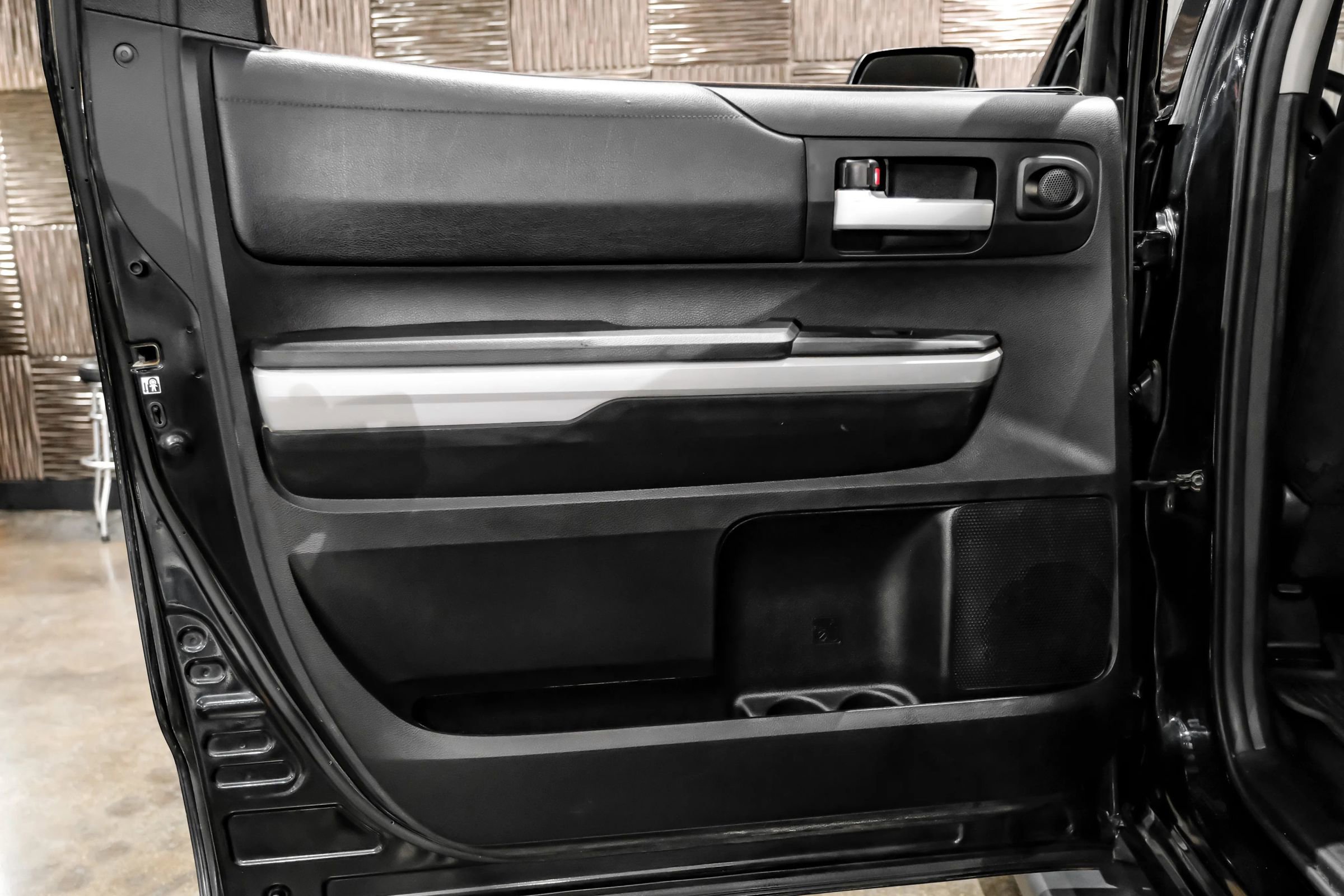 Used 2019 Toyota Tundra SR5 w/ SR5 Upgrade Package AWD/4WD image 54