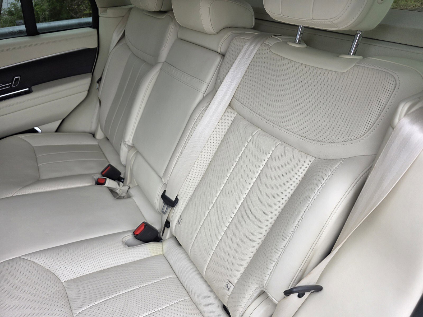 Certified 2023 Land Rover Range Rover SE image 14