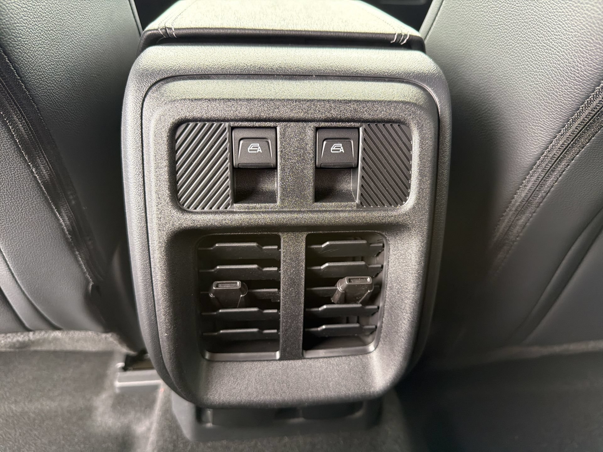 New 2026 Ford Bronco Outer Banks AWD/4WD image 4