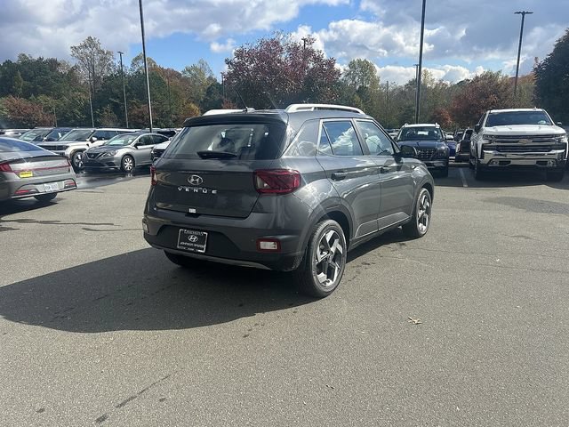 New 2025 Hyundai Venue SEL FWD image 14
