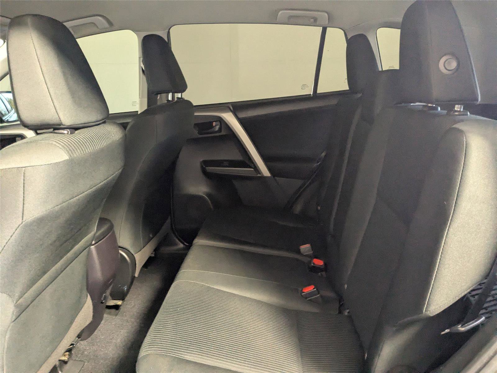 Used 2018 Toyota RAV4 LE image 25