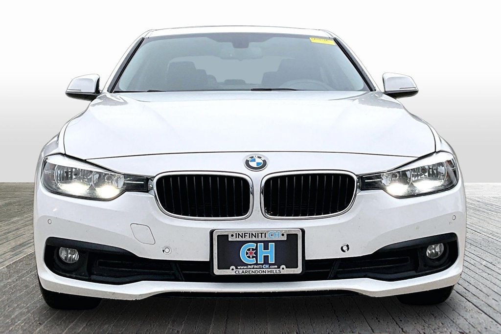 Used 2016 BMW 320i xDrive Sedan AWD/4WD image 2