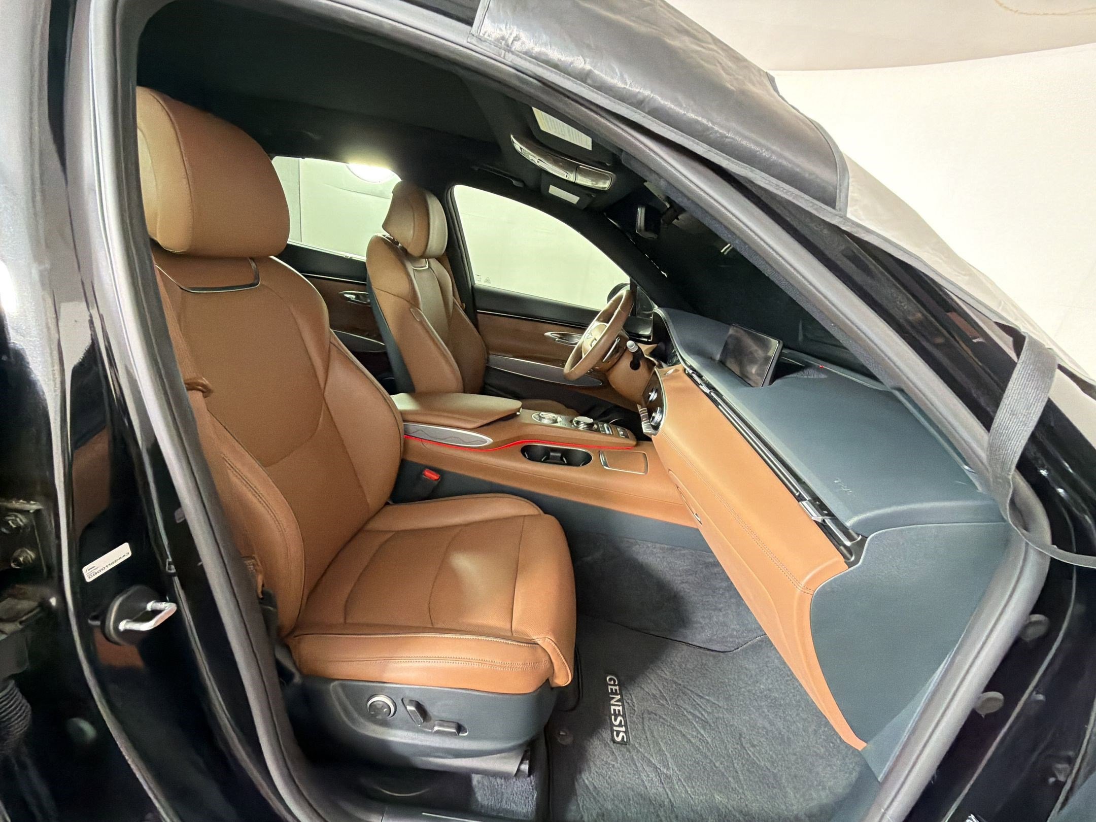 Used 2023 Genesis GV70 2.5T w/ Advanced Package AWD/4WD image 31