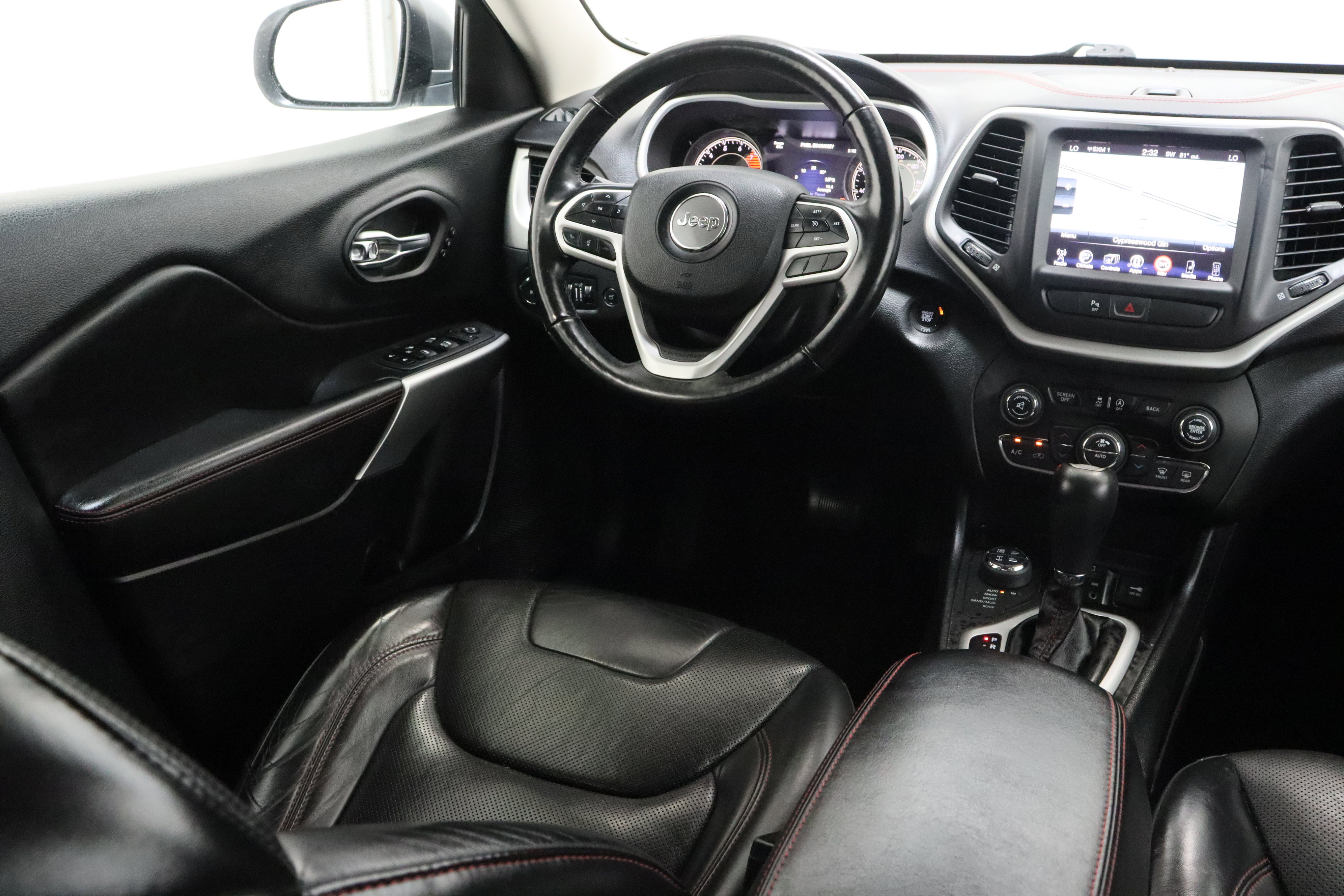 Used 2018 Jeep Cherokee Trailhawk w/ Quick Order Package 27L image 34