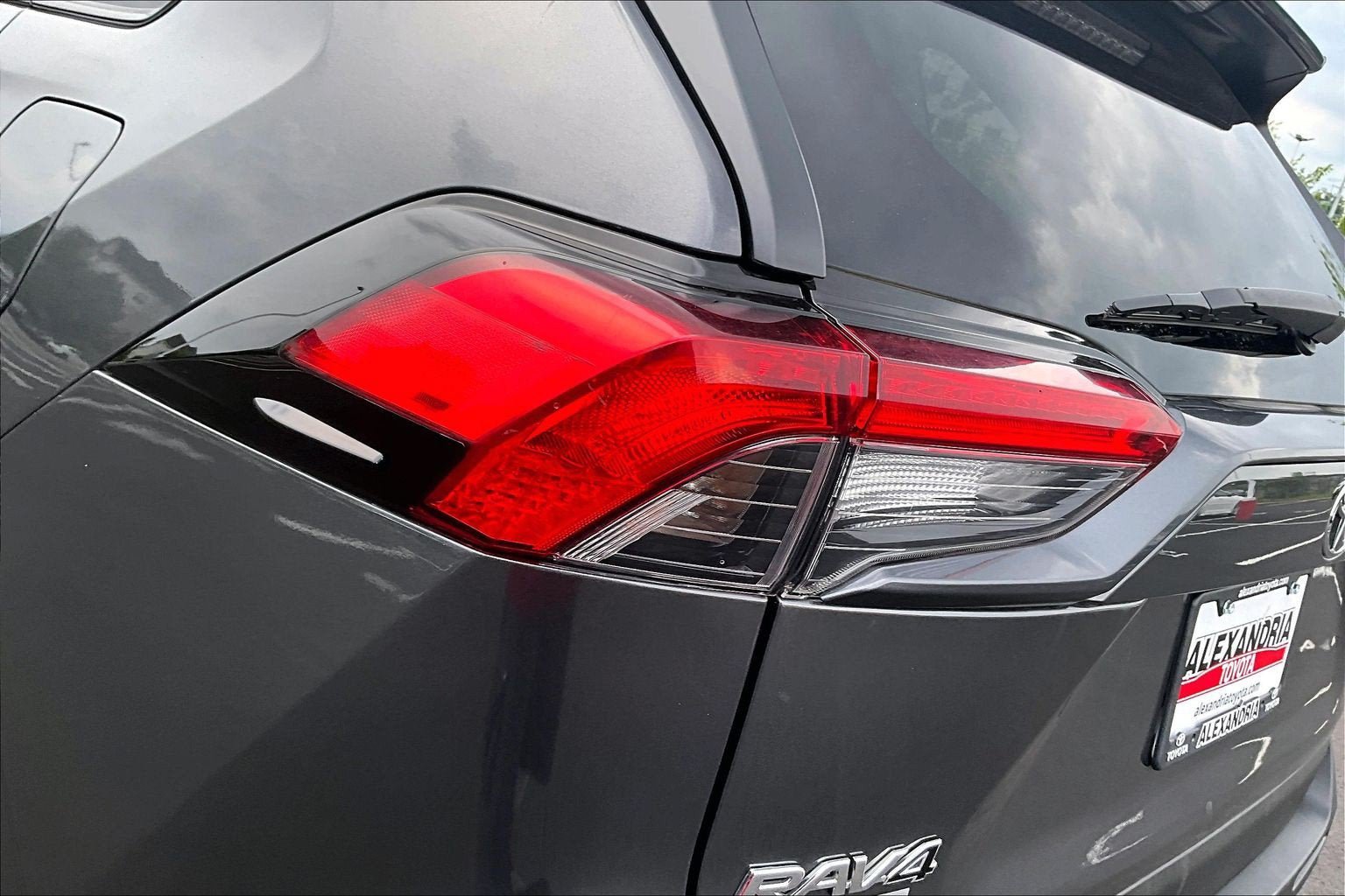 Used 2024 Toyota RAV4 XLE FWD image 27