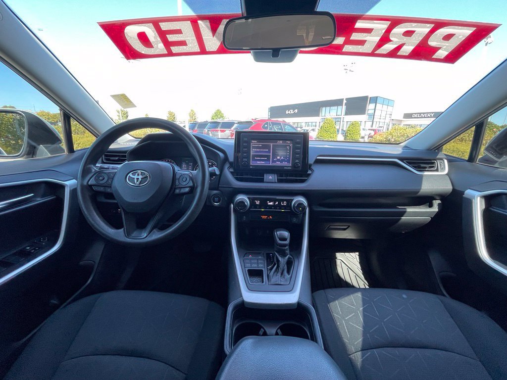 Used 2021 Toyota RAV4 XLE AWD/4WD image 28