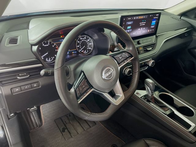 Used 2024 Nissan Altima 2.5 SR w/ SR Premium Package FWD image 10