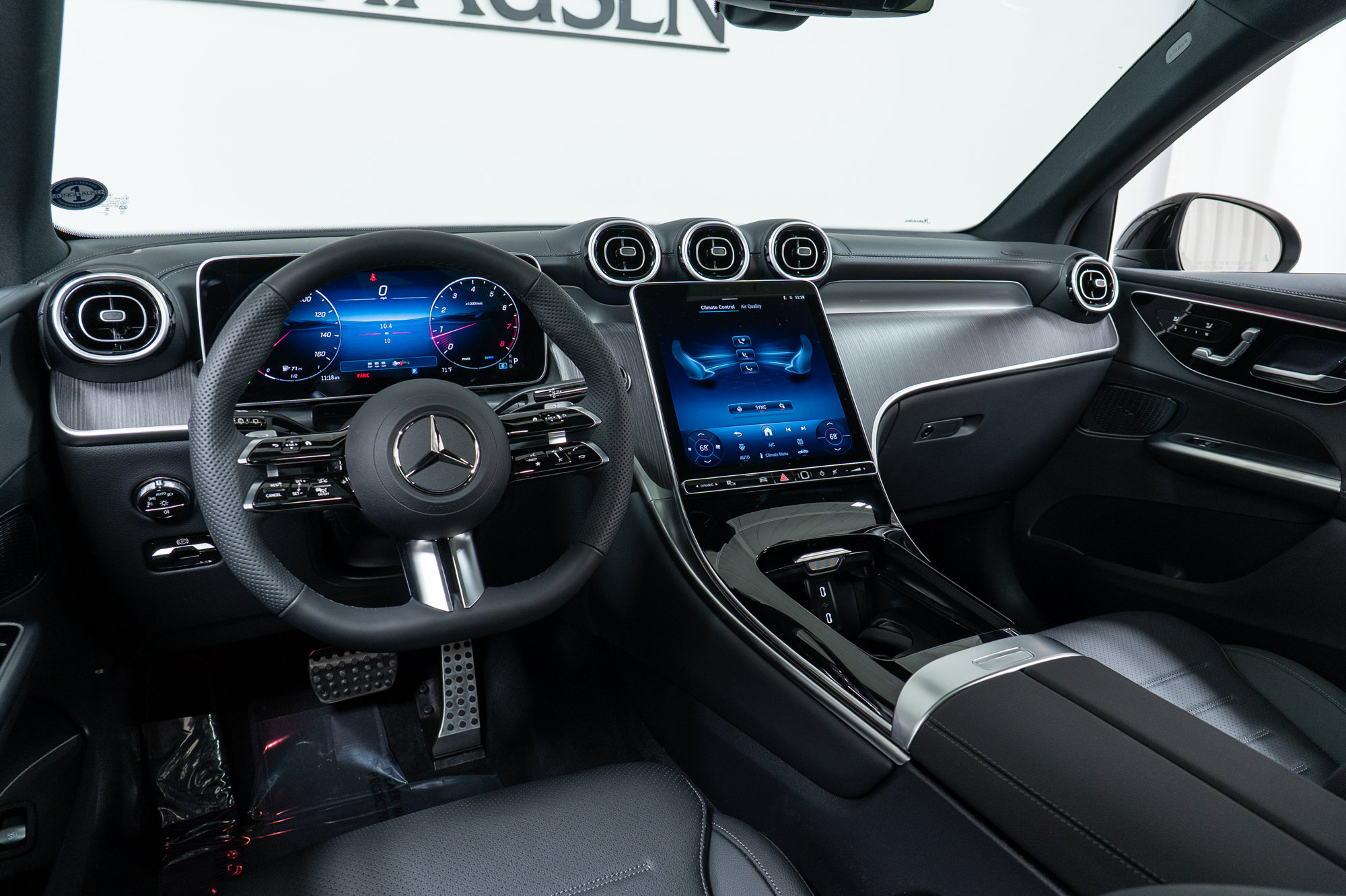 Used 2026 Mercedes-Benz GLC 300 4MATIC image 16
