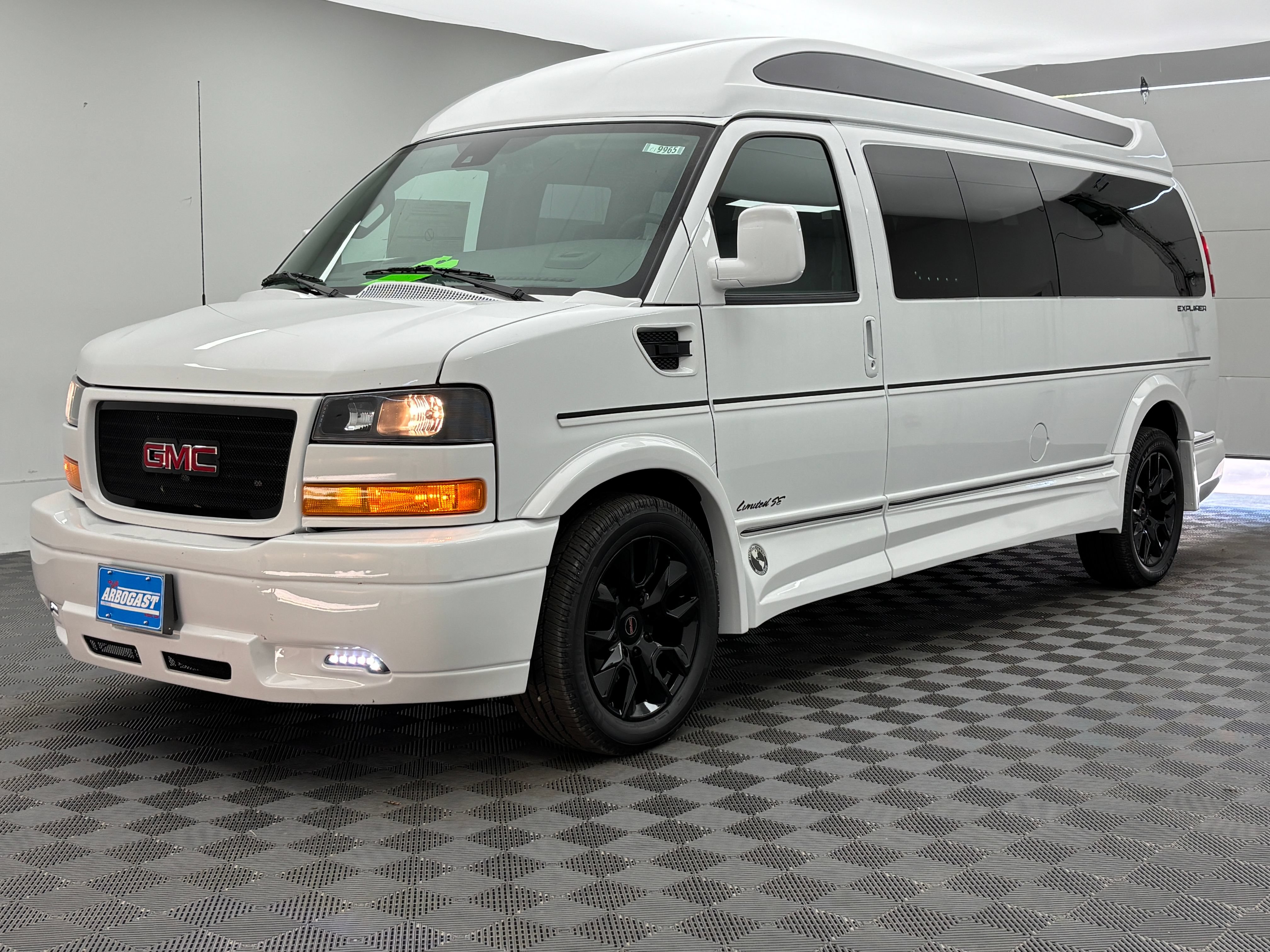 New 2026 GMC Savana 3500 Extended w/ Driver Convenience Package RWD image 16