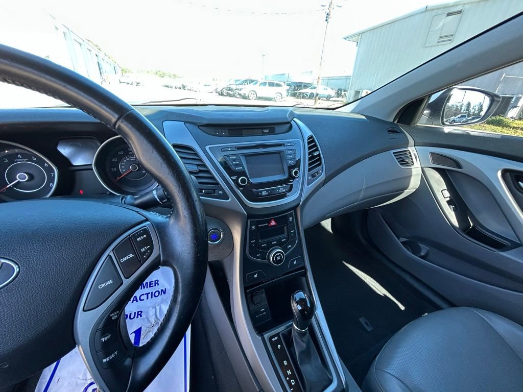 Used 2016 Hyundai Elantra Limited image 29