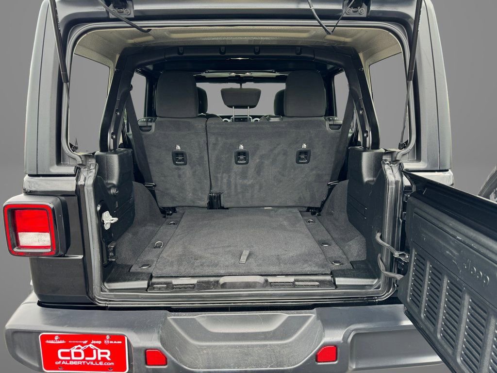 Used 2020 Jeep Wrangler Unlimited Sahara image 8