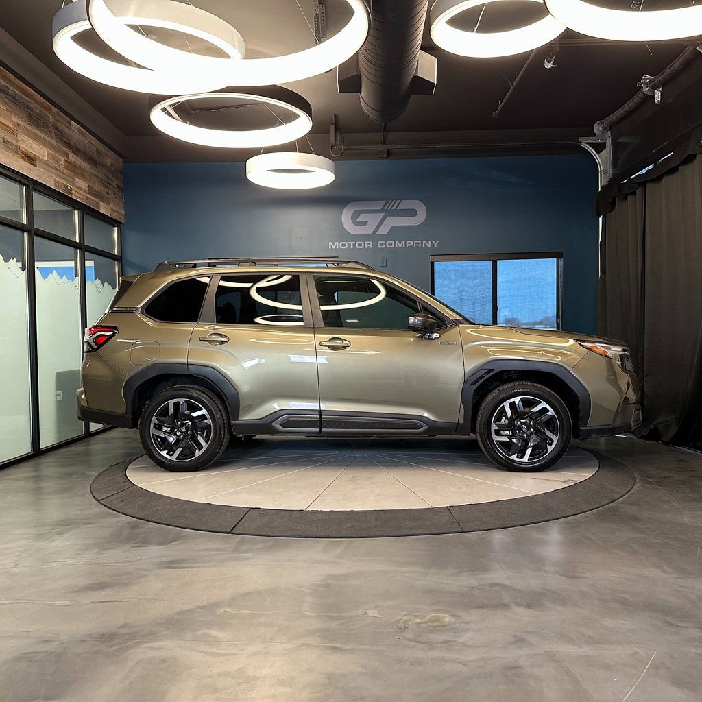 Used 2025 Subaru Forester Limited image 2