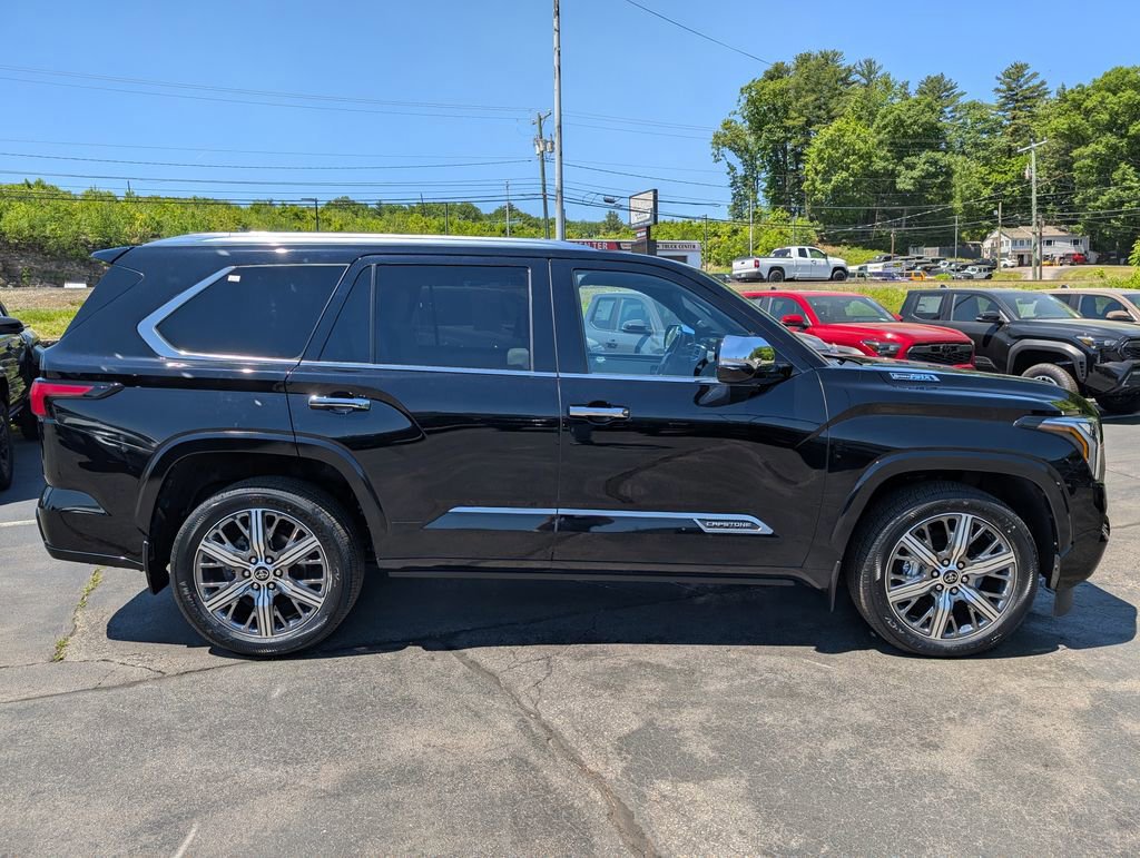 Used 2023 Toyota Sequoia Capstone AWD/4WD image 9