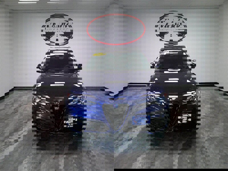 Used 2018 Alfa Romeo Stelvio Ti image 5