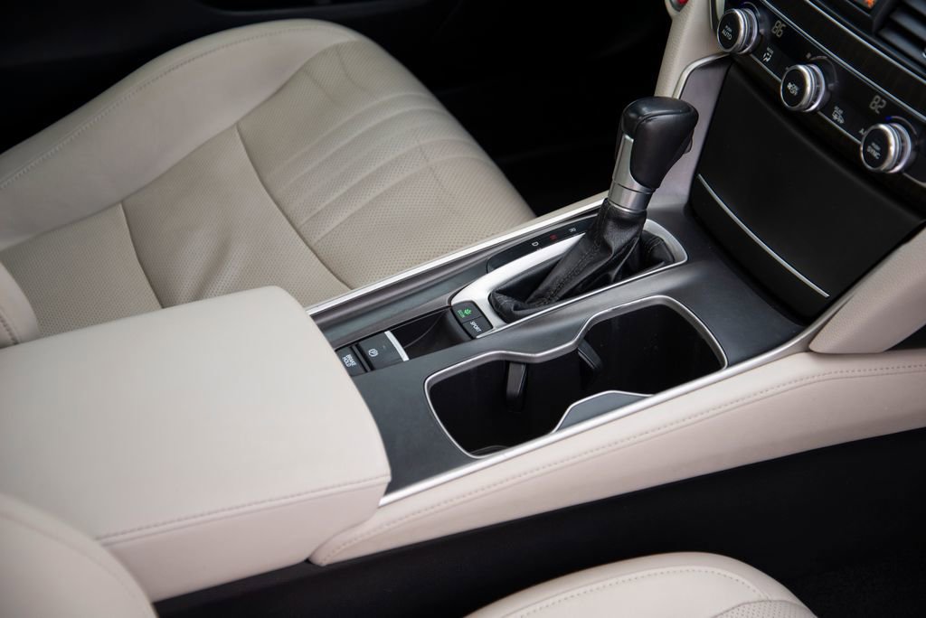 Used 2018 Honda Accord Touring image 24